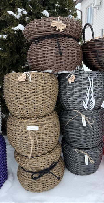 Кашпо зі штучного ротангу