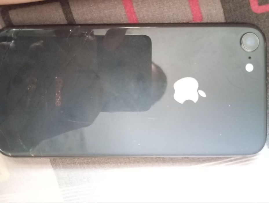 IPhone 8 срочно треба продати