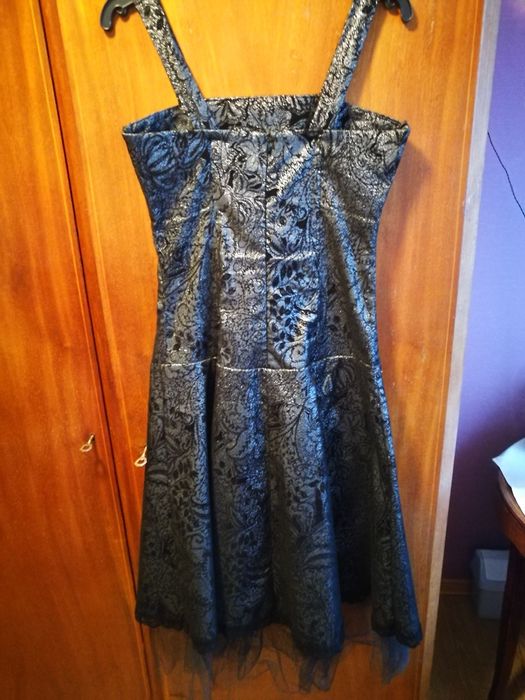 Elegancka sukienka czarno-srebrna z tiulowym spodem, rozm. 38-40