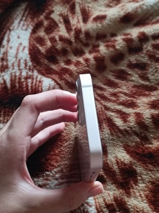 iPhone 13 mini 256GB в идеальном состоянии