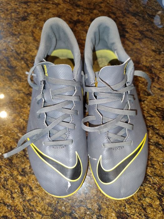 Chuteiras Nike - n° 38,5