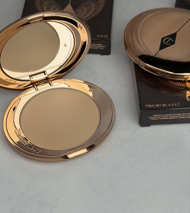 Пудра для обличчя Charlotte Tilbury 02