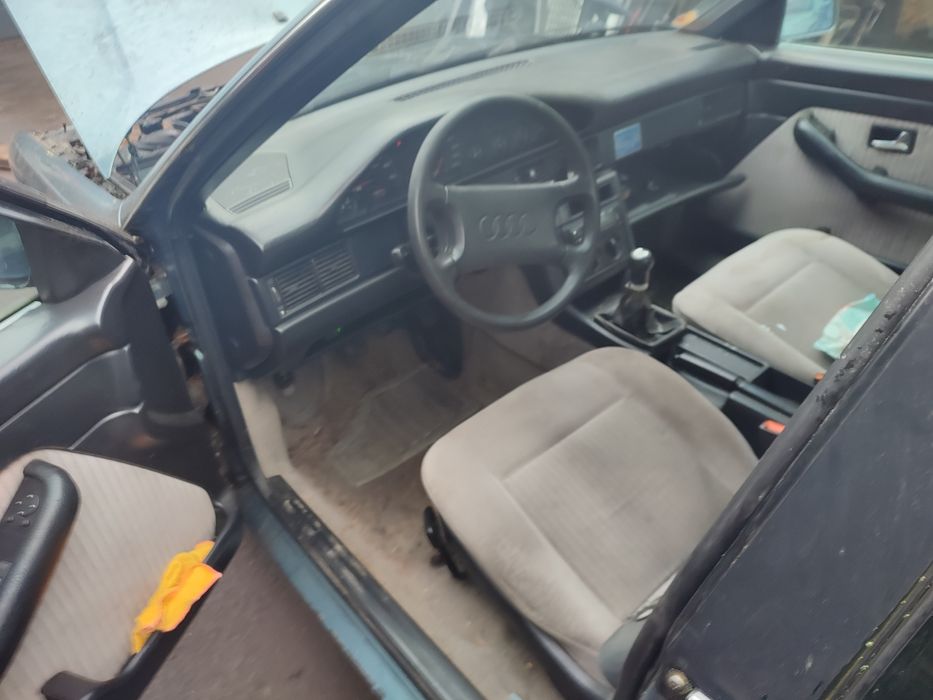 Ауді 100 по запчастинам, мотор після капітального ремонту.