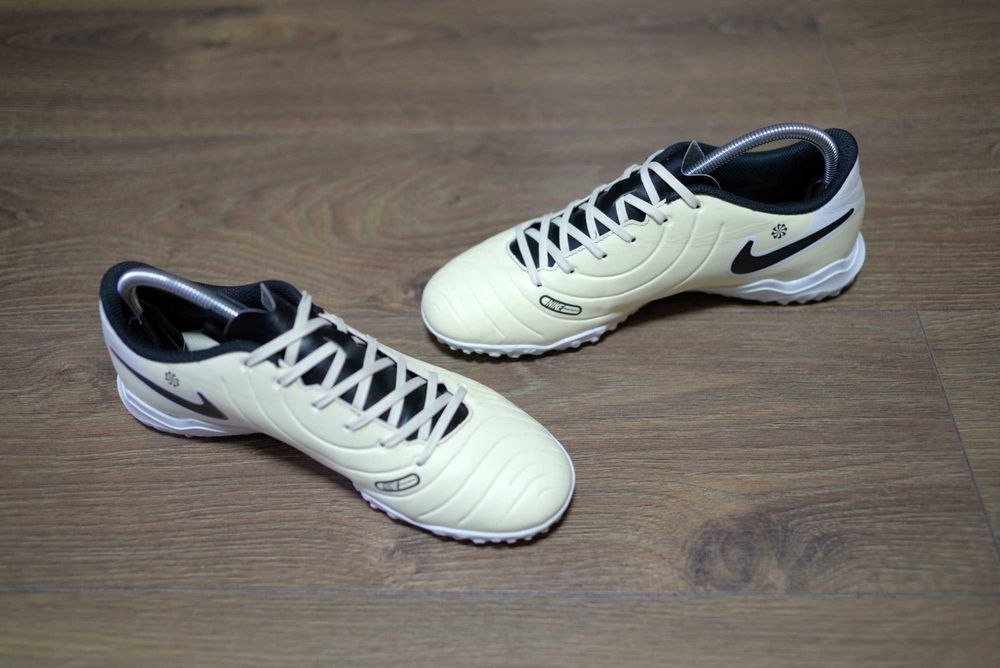 Сороконіжки Nike Tiempo Legend 10 Club Yellow DV4345 700 42розм чудові