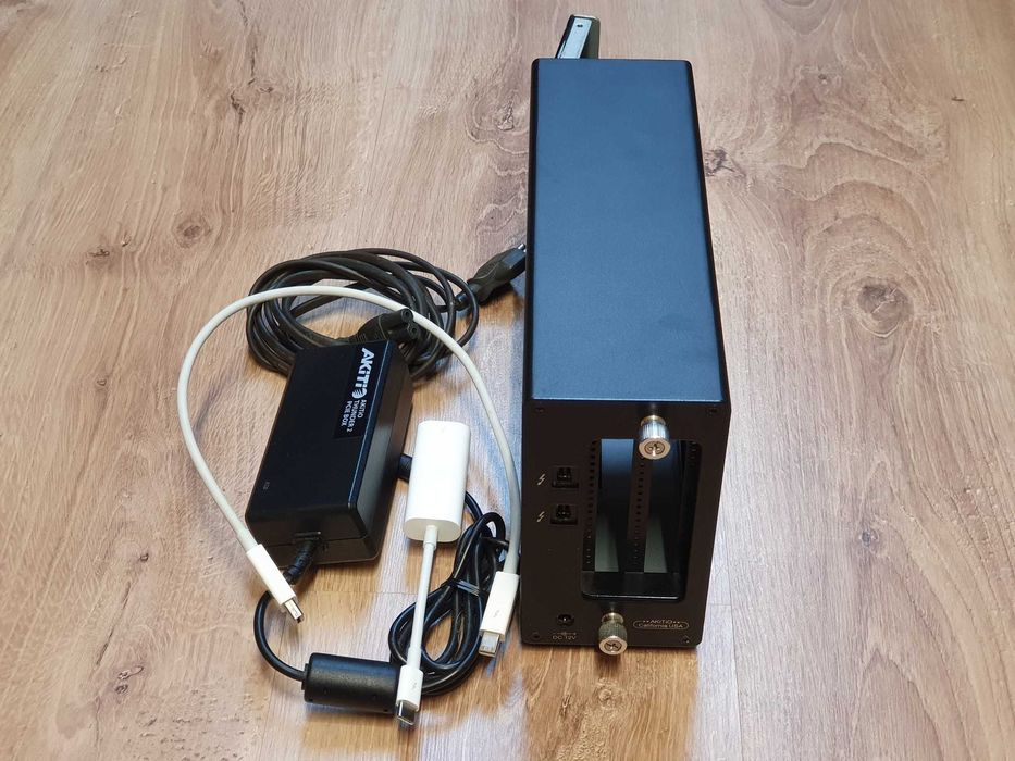Akitio Thunder2 PCIe, obudowa eGPU, adapter do TB 3 / USB C, 200 W