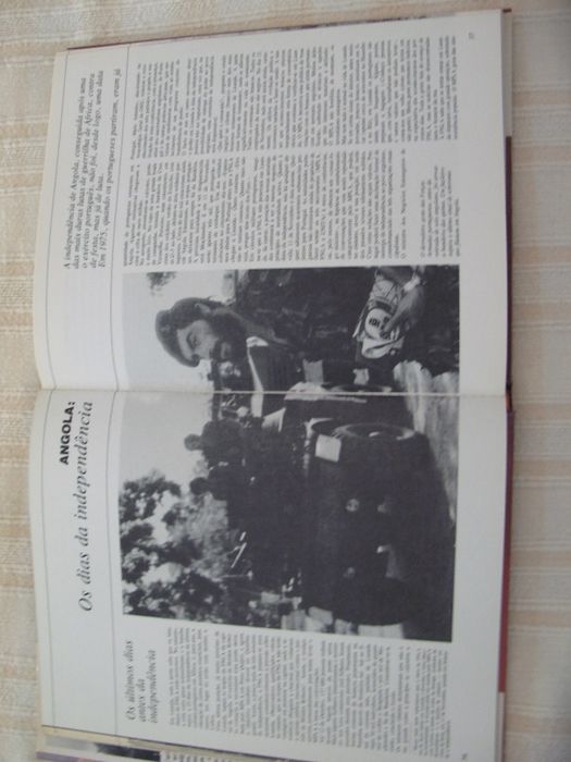 Livro "Mundo em AZERT - Cadernos de um Repórter"