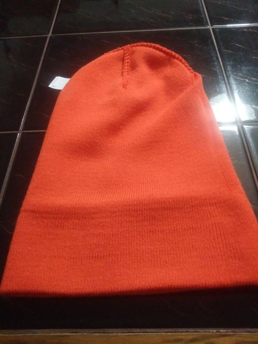 Czapka damska. Stay gold.