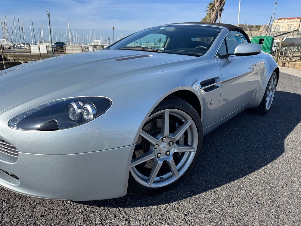 Aston Martin Vantage Roadster