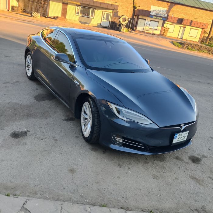 Продам Tesla model s 2018 100d