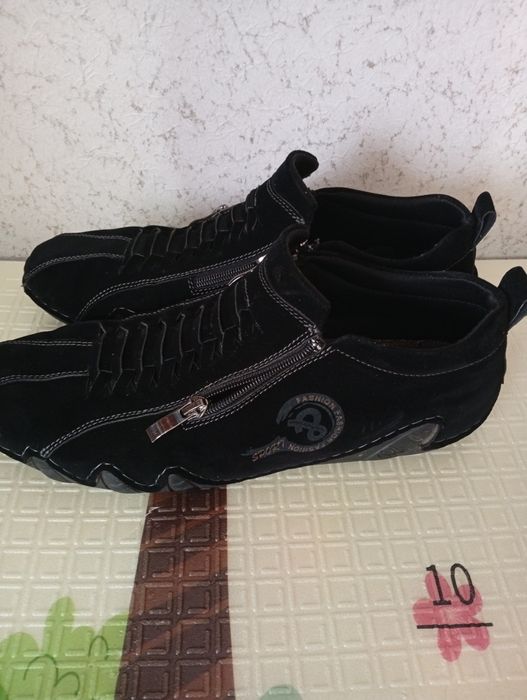 Чоловіче взуття .