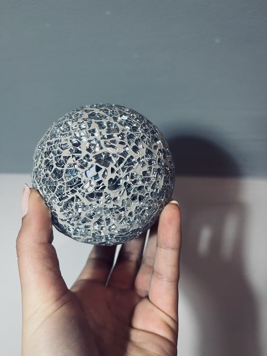 Piekna kula srebrna ozdobna