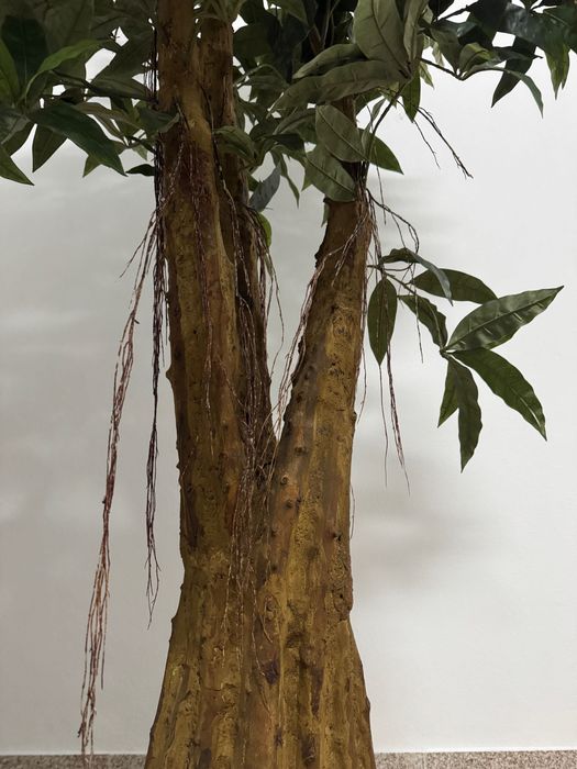 Árvore artificial de ótima qualidade!