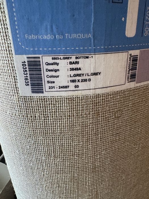 Carpetes de boa qualidade tenho 2 usadas de 160x230 custaram cerca de 200 e pouco cada mas como ja foi usada vendo as duas a esse valor.
