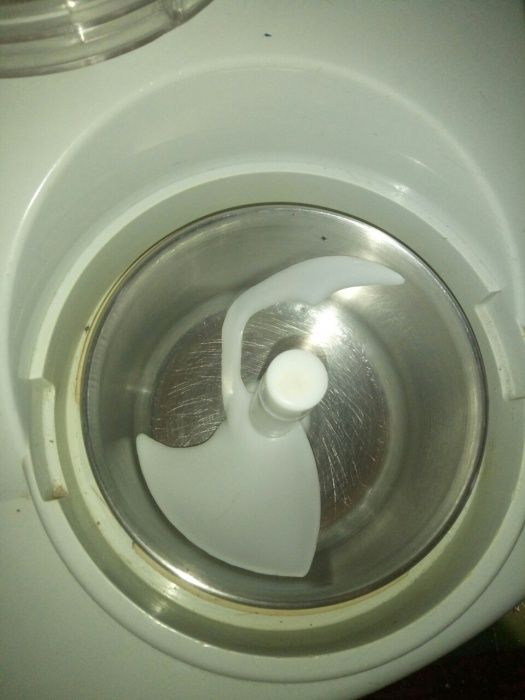 Продам мороженицу итальянскую Delonghi ICK 5000