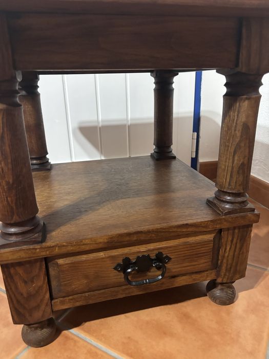 Mesa de apoio de sala