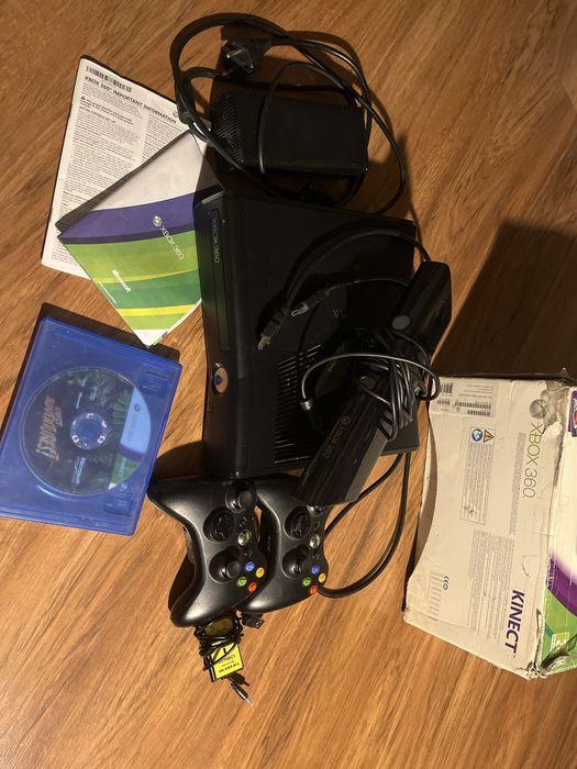 Konsola xbox360 + Sensor Kinect + Kinect Adventures