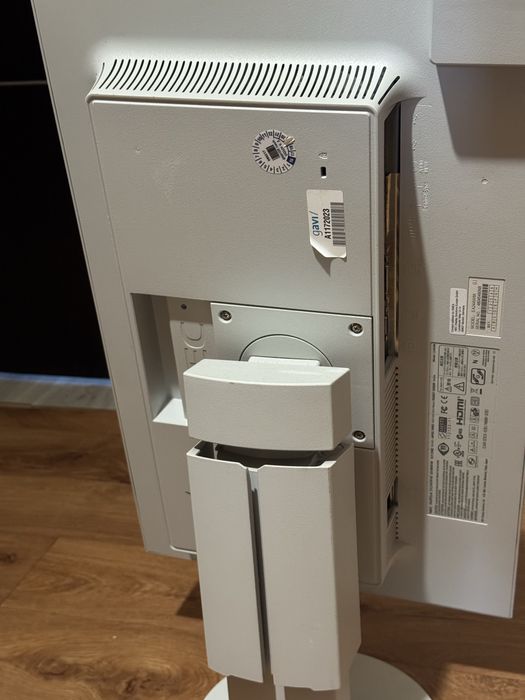 Монитор 24“ NEC. Динаміки, поворот, датчик руху, датчик напрямку зору.