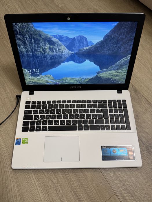 Ноутбук ASUS R510L (i7-4510u, 8GB, SSD 256GB, HDD 1TB, GeForce 2GB)