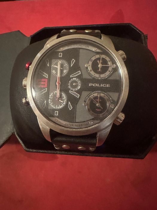 Relógio Police semi-novo