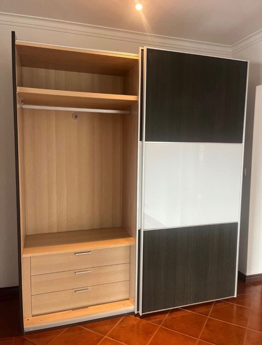 Armário de roupa