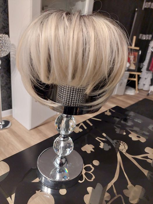 Peruka jasny blond z odrostem