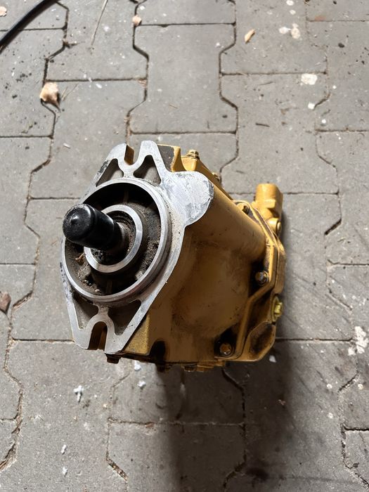 Pompa Hydrauliczna koparko-ładowarka CAT CATERPILLAR 416/428