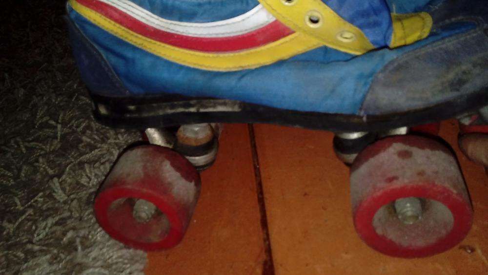Patins antigos bom estado