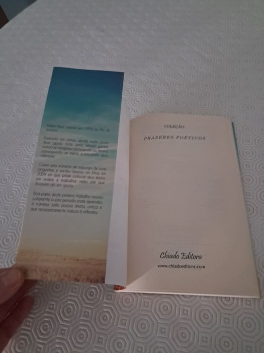 Livro "Pelos Velhos Vales que vago"