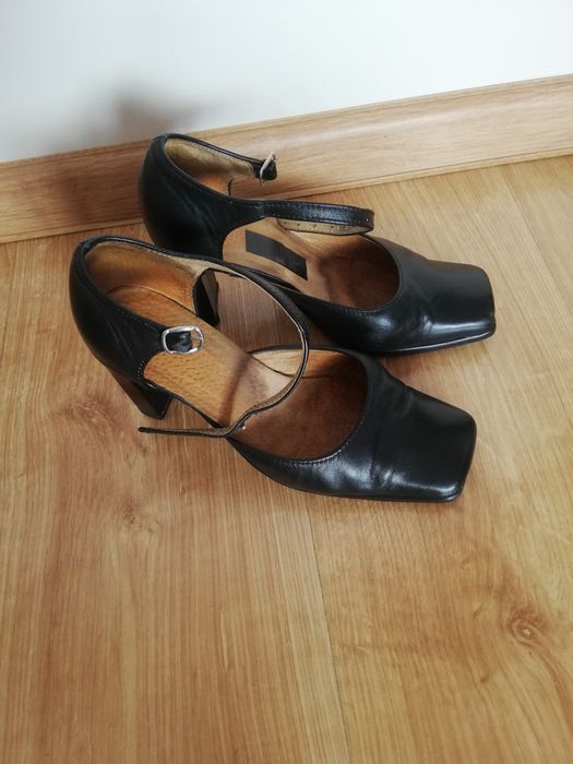 Buty ze skóry czarne roz. 35