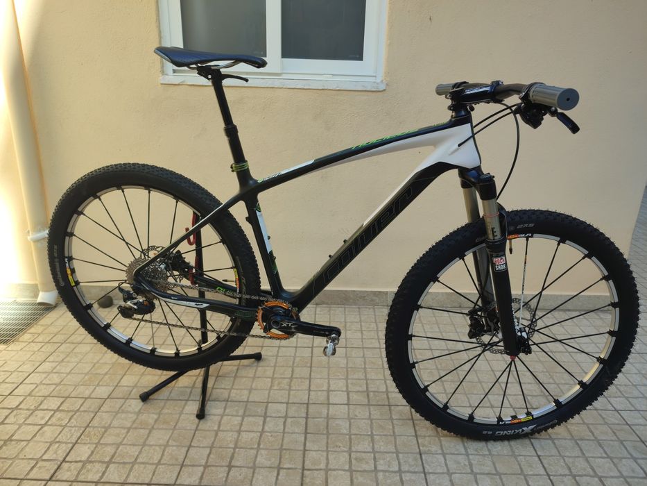 Bicicleta coluer nucleus carbono