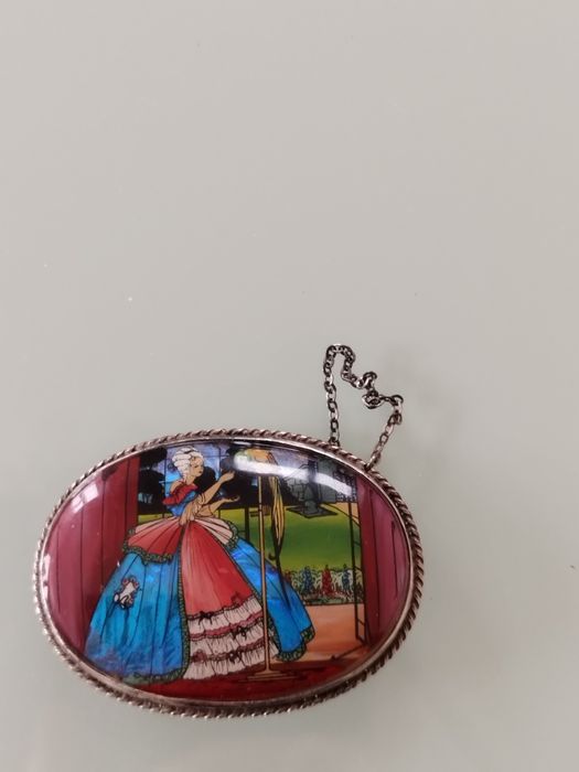 lindo broche de prata antigo e asas de borboleta