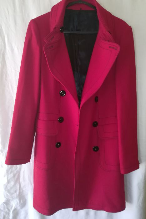 Casaco Vermelho Síntesis (ElCorteInglês)ou casaco Cinza para o inverno