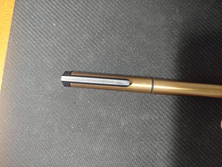 Caneta sheaffer dourada