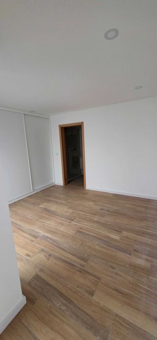 T2 amplo com Suíte em Anadia:  700€/mês!