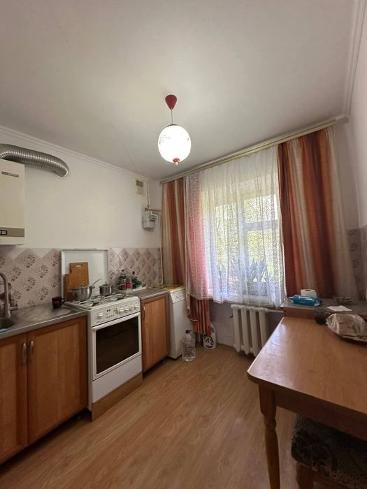 Продається 3 - кімнатна квартира