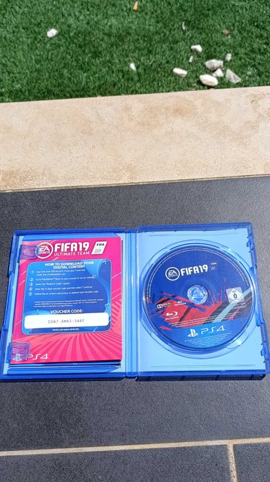 Jogo PS4 - FIFA 19 & FIFA20
