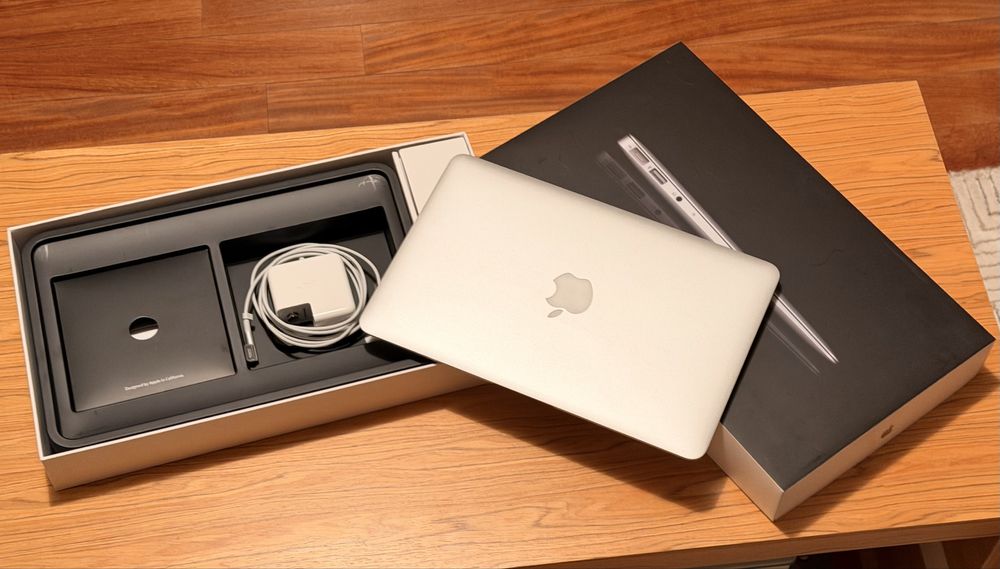 MacBook Air 11” i5 / 4GB / 256GB SSD / POL / BOX / Nowa ładowarka