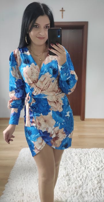 Sukienka krótka w kwiaty