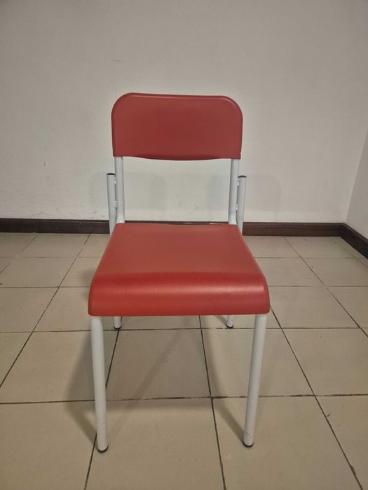 Mesas e cadeiras para salas de estudo