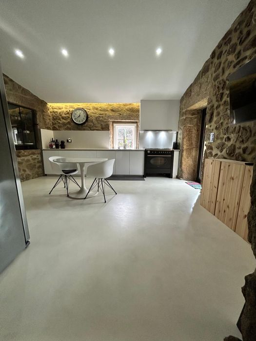 Moradia de Pedra - Venda Particular