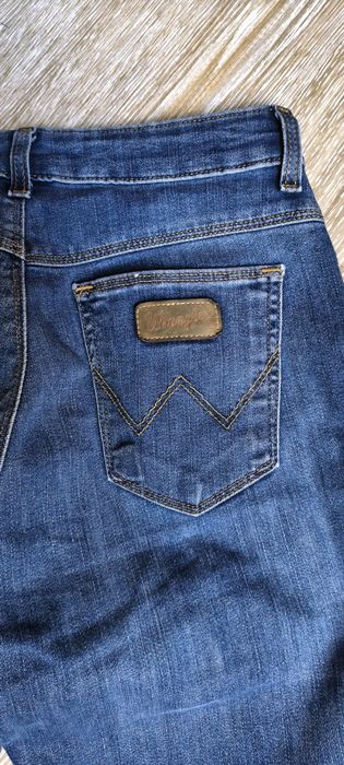 Sprzedam spodnie Wrangler W 26 L32