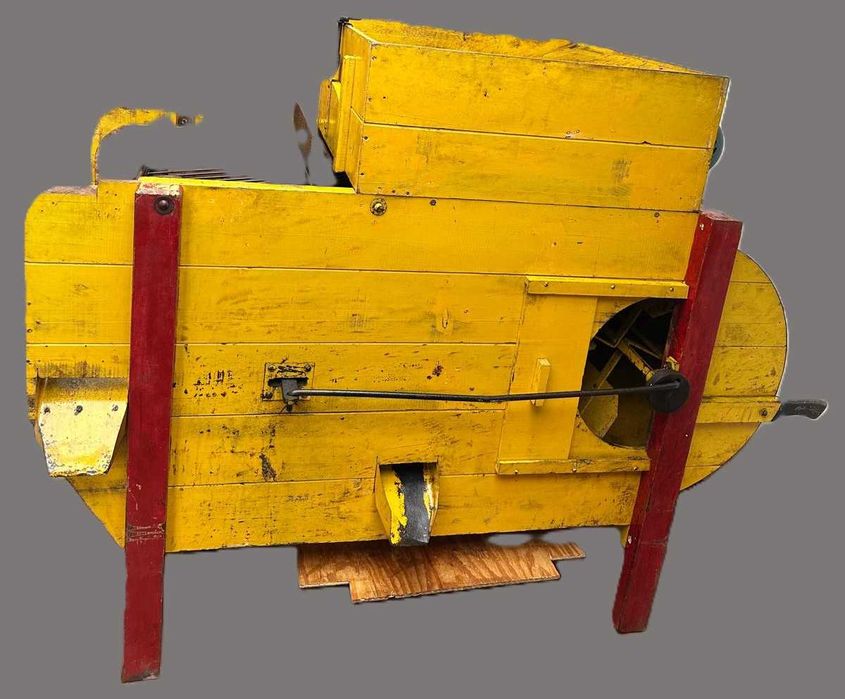 Maquina antiga de soprar sementes, azeitona, feijão etc