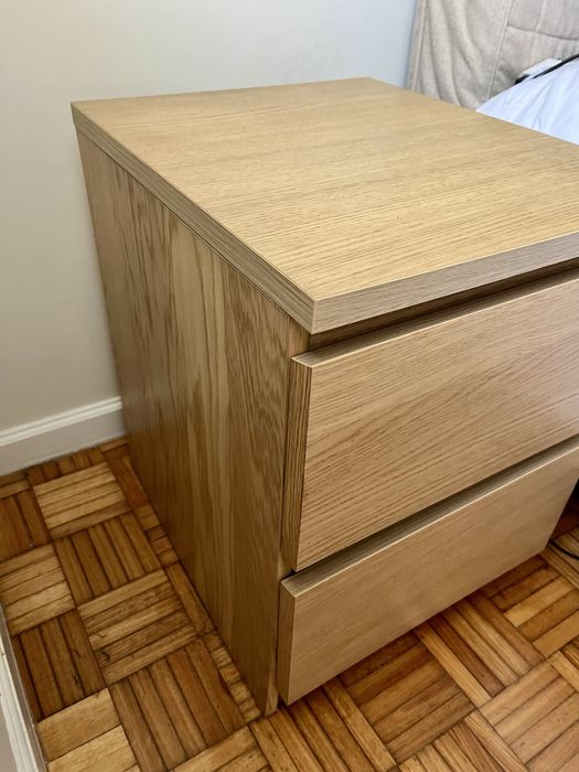 Mesas de cabeceira MALM IKEA como novas