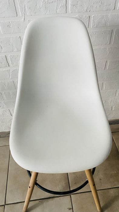 Стул барний білий