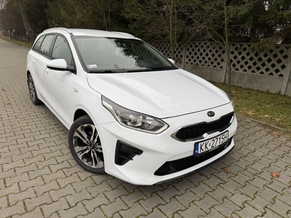 Wypozyczalnia Samochodow Do wynajecia Kia Ceed kombi