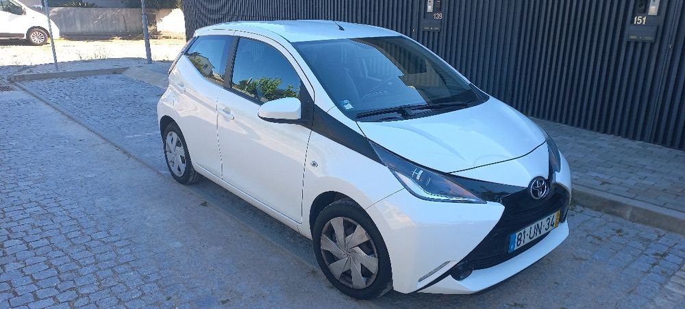 Toyota Aygo X touch 1.0 -2018 - 82000km  - 5 portas