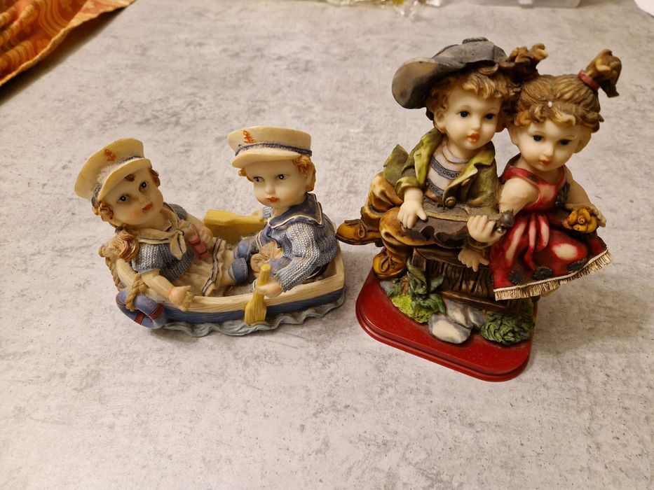 Vários bonecos de ursinhos em marfinite