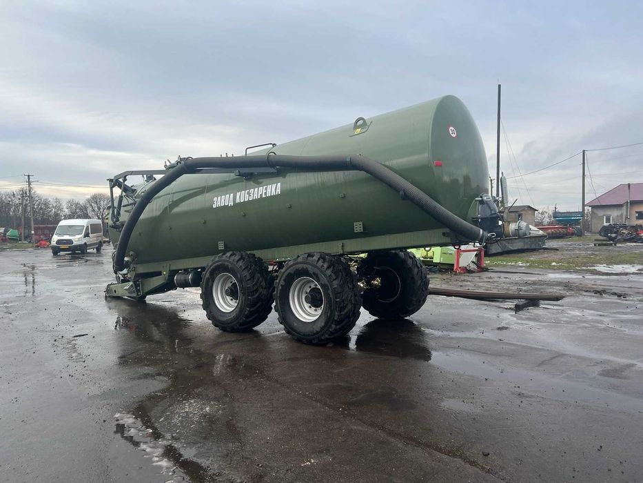Вакуумні напівпричіпи цистерни від ВНЦ-16