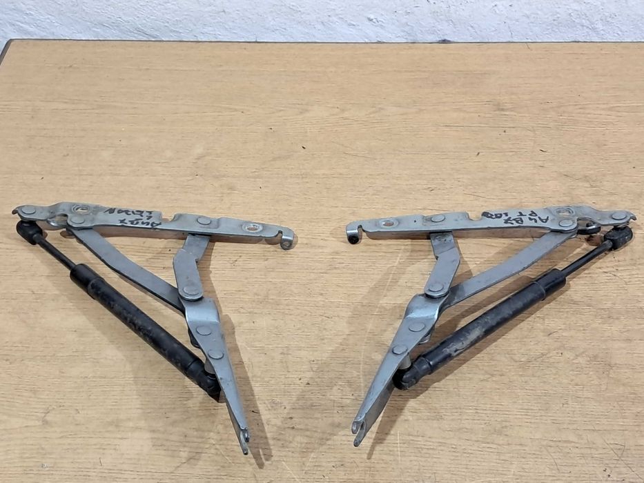 Zawias zawiasy klapy 2 szt prawy lewy sedan AUDI A4 B7