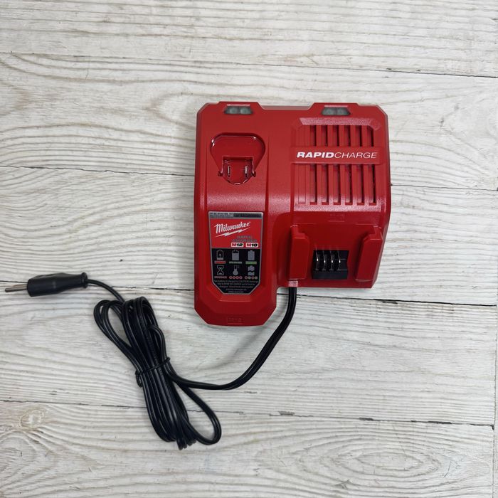Зарядний пристрій Milwaukee 48-59-1808 RapidCharge